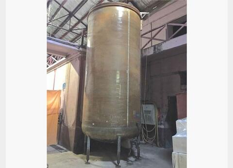 Floating cap fiber tank