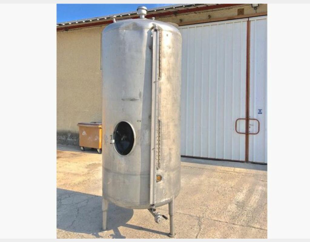 Stainless steel tank 25 HL (2500 liters)