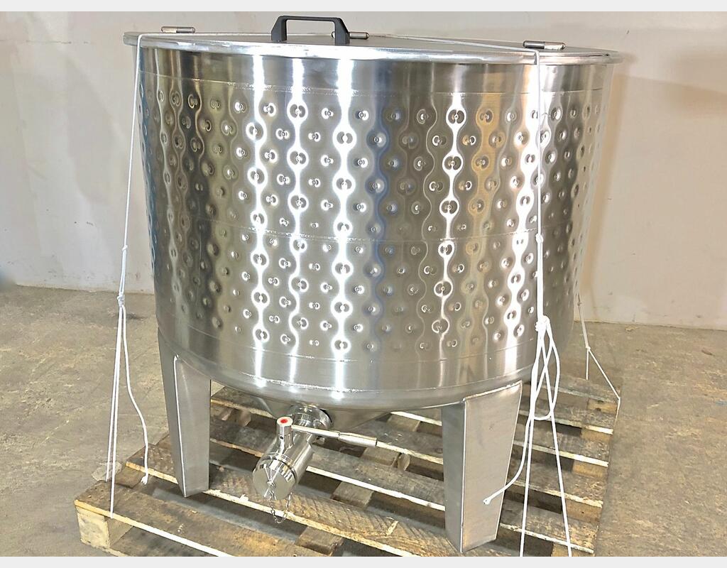 Cuve inox 316 thermor&eacute;gul&eacute;e sur pieds 6.45 HL (645 Litres) ARSILAC