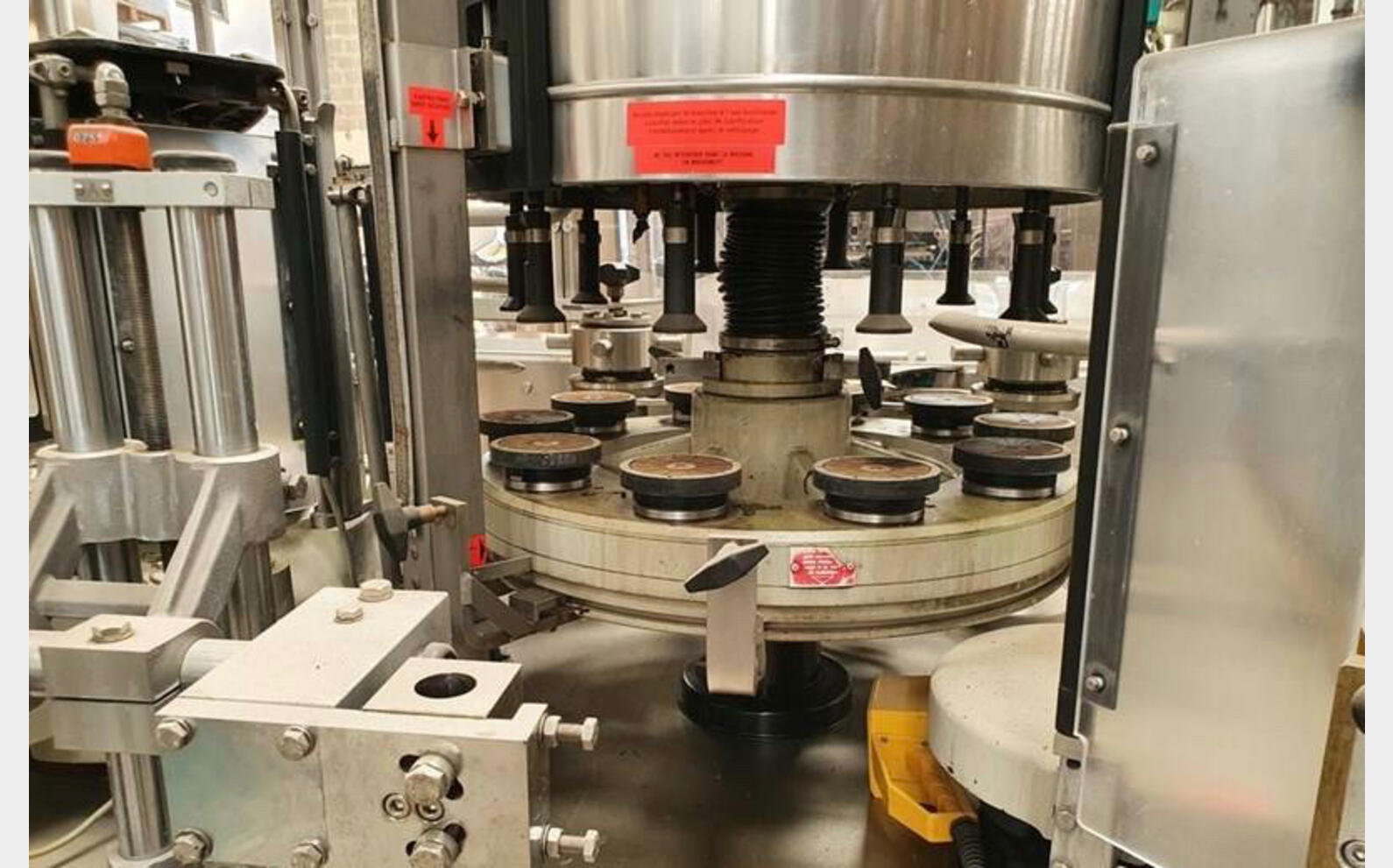 KRONES - Etiqueteuse Cadence : 8000 Bt/h KRONES