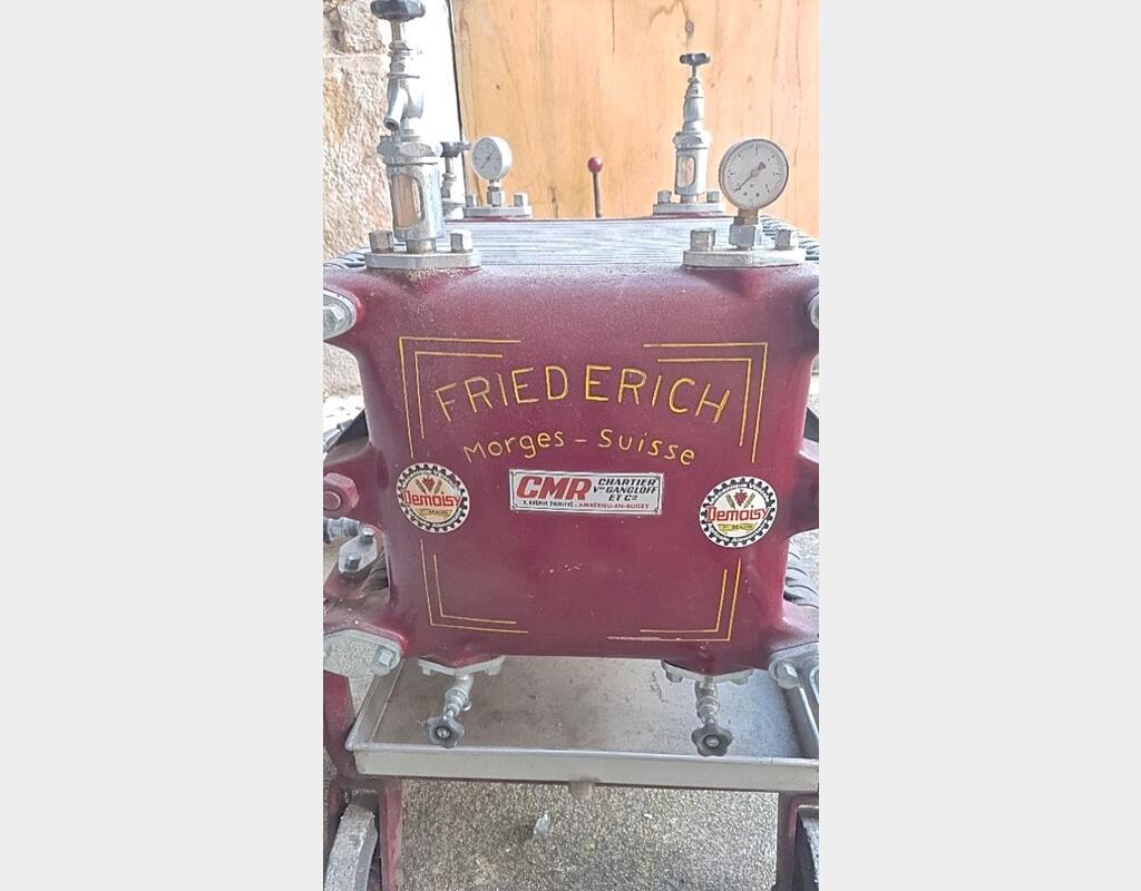 Filtre à plaques avec pompe - Marque FRIEDERICH