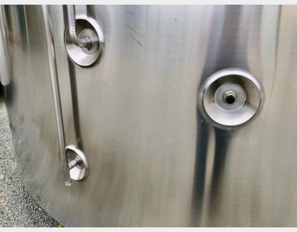 Stainless steel tank 304 L - Isolated tronconics - Compartmentalized and shell circuit