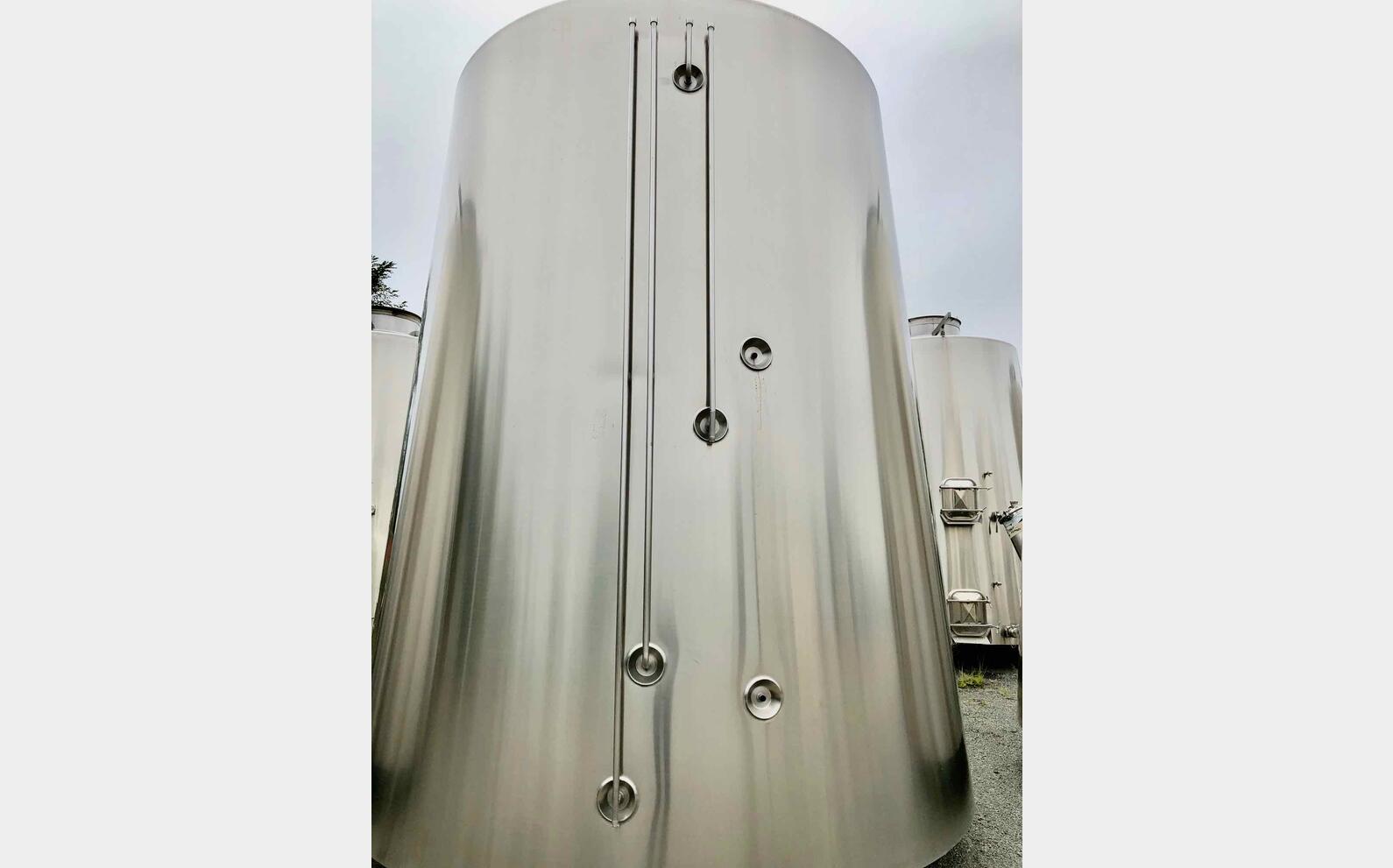 Stainless steel tank - compartmentalized 208 HL (20 800 liters) BIO INOX