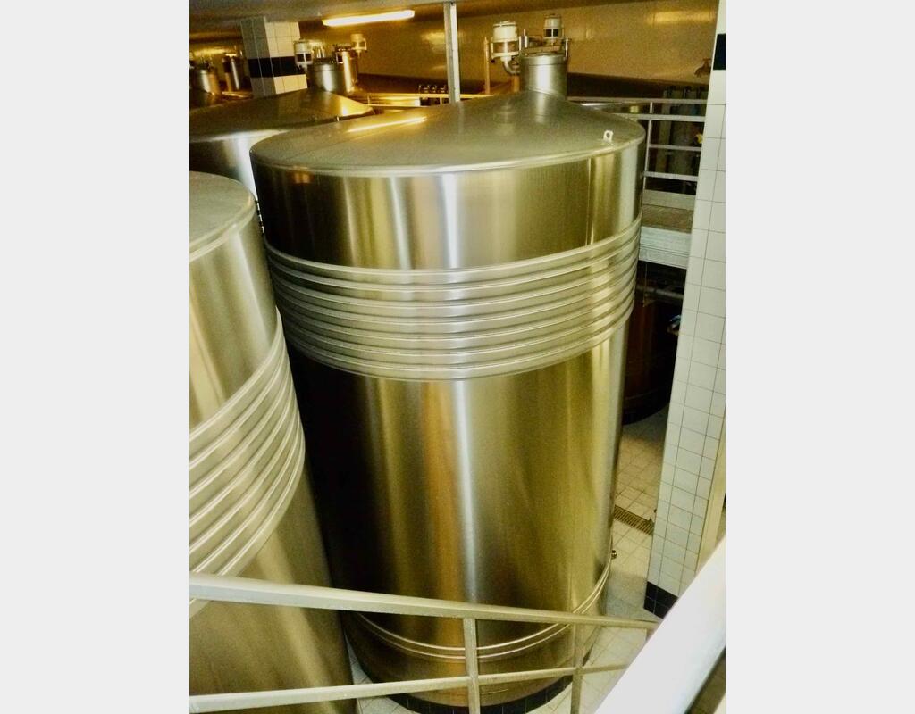 Cuve de fermentation INOX 316L  - Verticale fond plat sur radier avec jupe