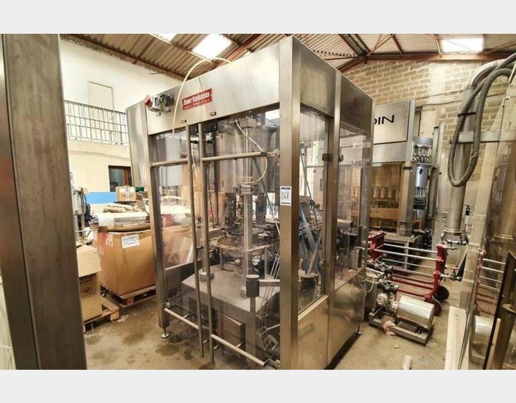 Bertolaso 6 head capper 8000 Bt/H