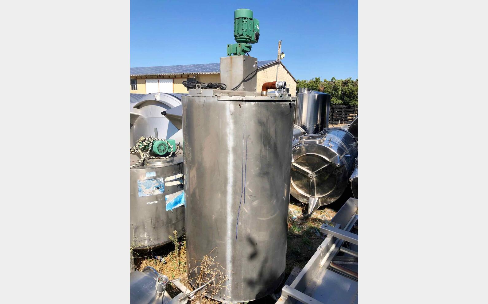 Stainless steel mixing tank 25 HL (2 500 liters)