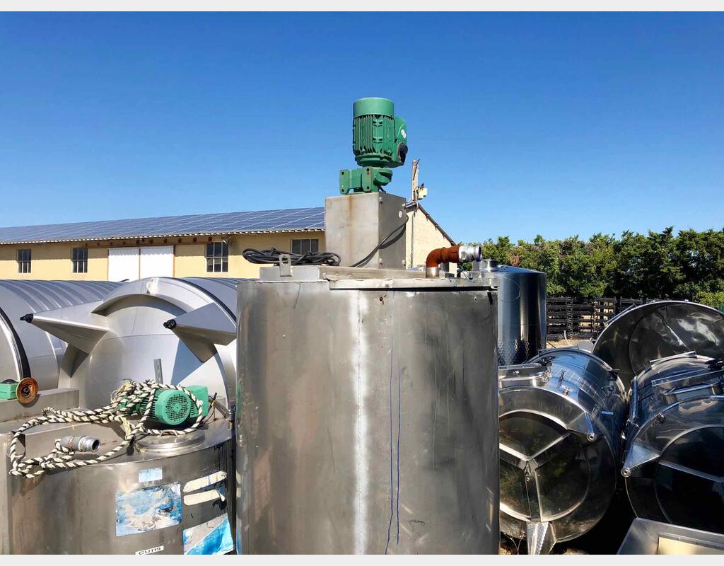 Stainless steel mixing tank 25 HL (2 500 liters)