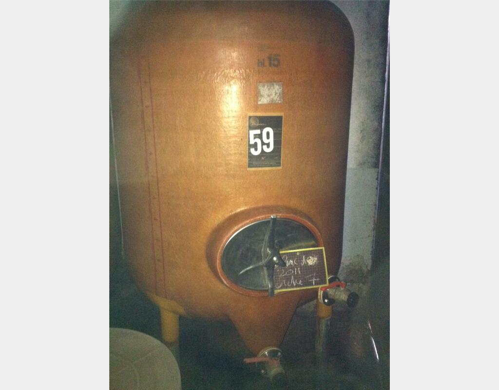Cuve ferm&eacute;e polyester de 15hls