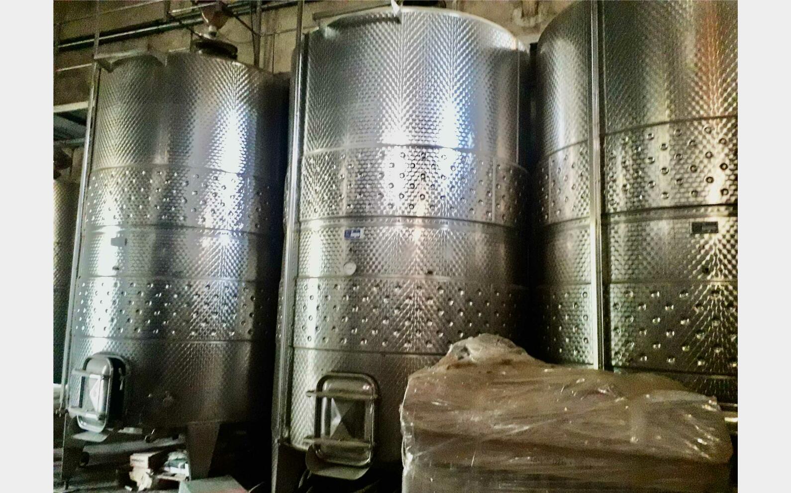 Stainless steel tank 304 75 HL (7 500 liters)