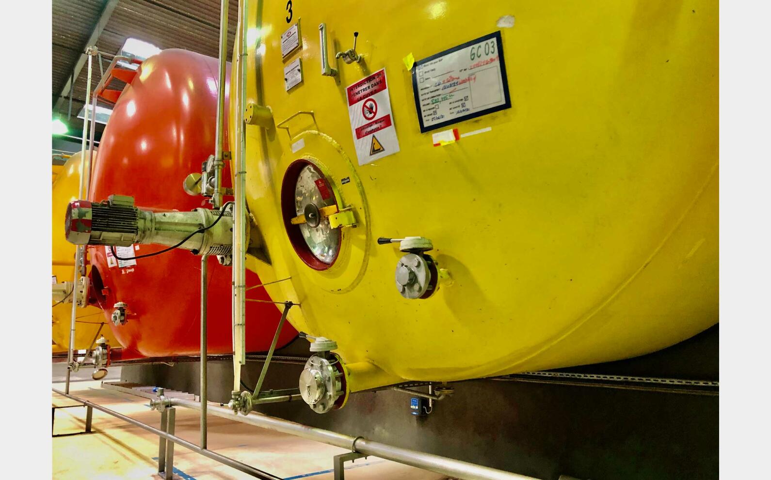 Cuve acier rev&ecirc;tu - Prise mousse 900 HL (90 000 litres)