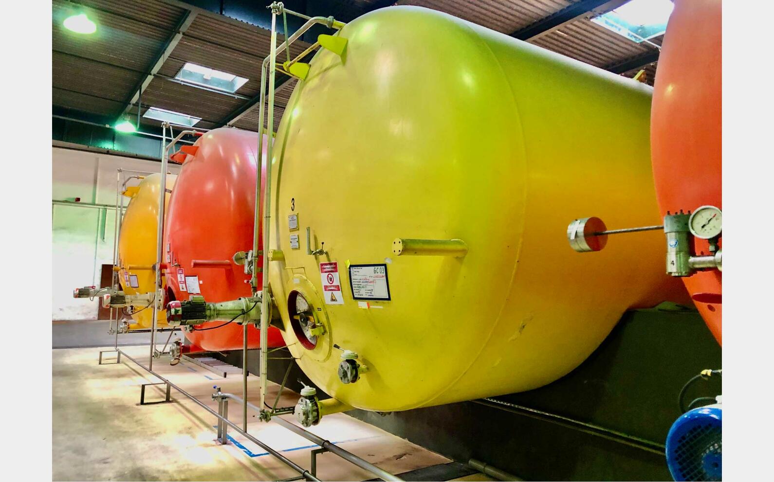 Cuve acier rev&ecirc;tu - Prise mousse 900 HL (90 000 litres)