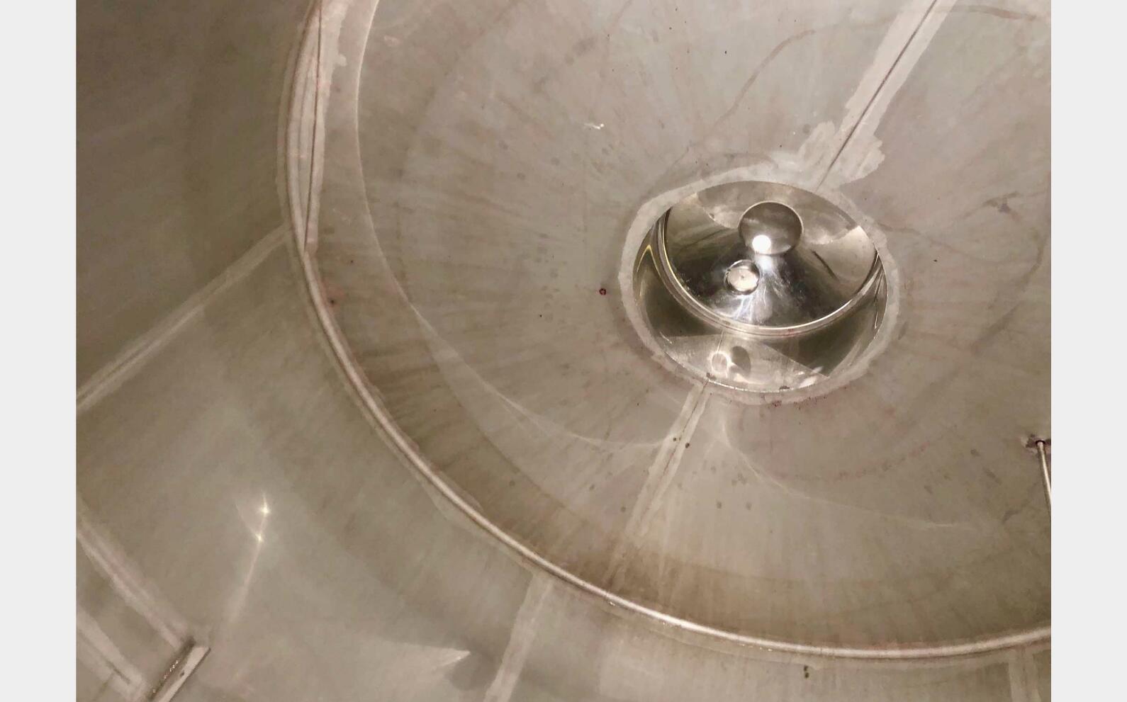 Stainless steel tank 304 90 HL (9 000 liters) LEJEUNE