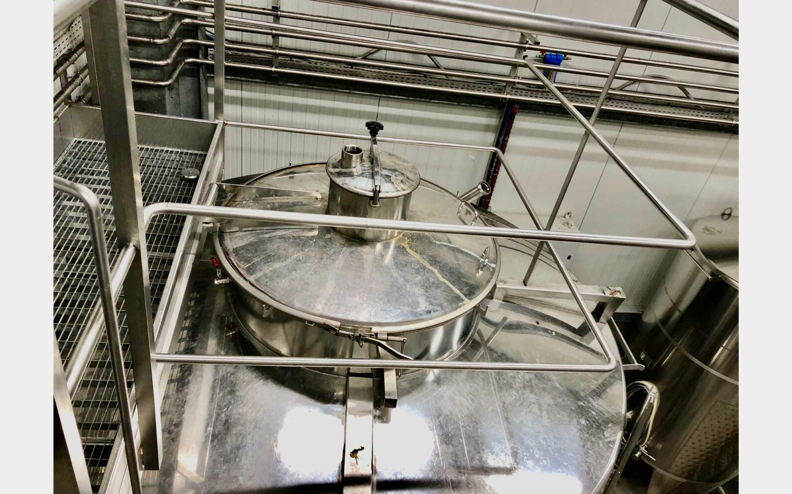Stainless steel tank 304 99 HL (9 900 liters) LEJEUNE