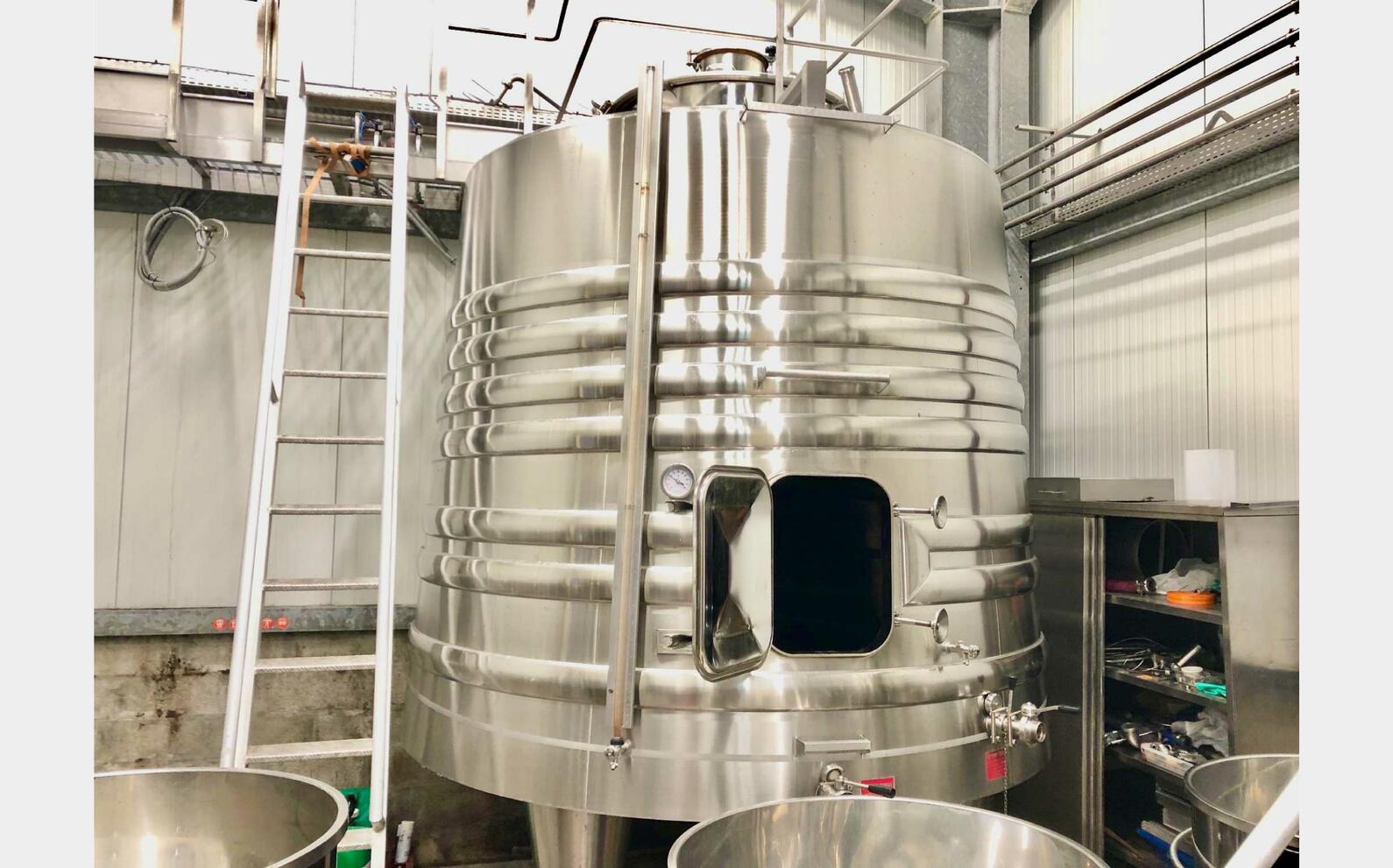 Stainless steel tank 304 99 HL (9 900 liters) LEJEUNE