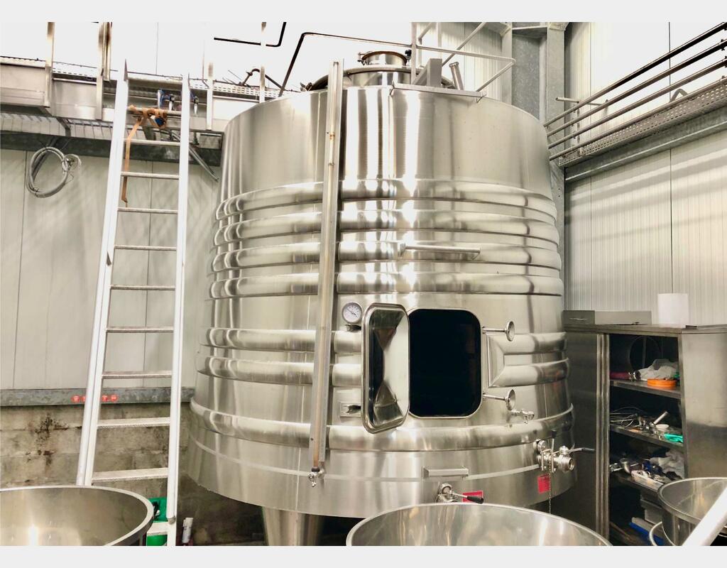 Stainless steel tank 304 99 HL (9 900 liters) LEJEUNE