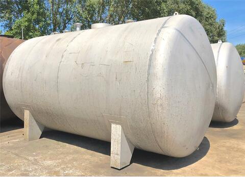 Horizontal stainless steel storage tank