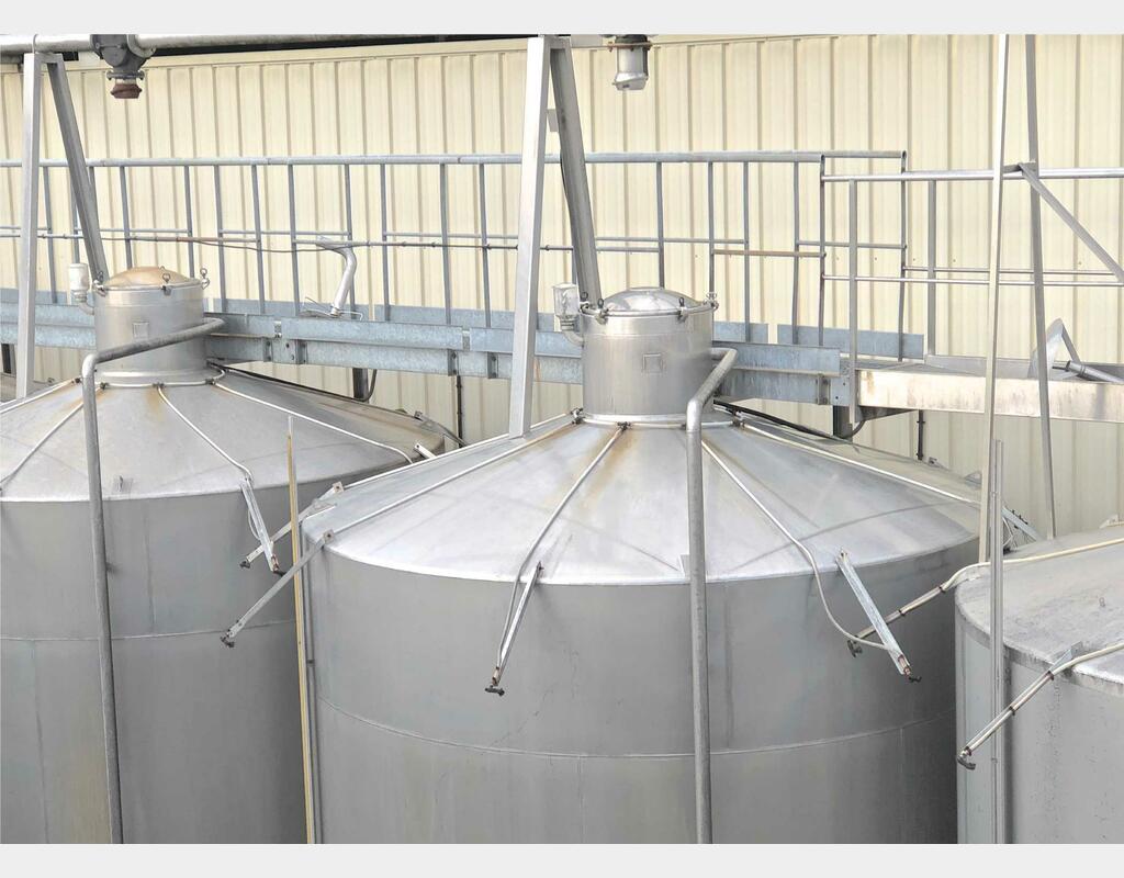 Cuve de stockage inox 304 - Volume : 500 hectos (50000 litres)