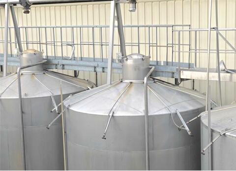 Cuve de stockage inox 304 - Volume : 500 hectos (50000 litres)
