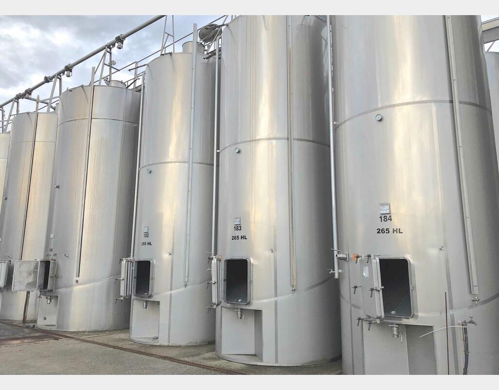 Cuve de stockage inox 304 - Volume : 260 hectos (26000 litres)