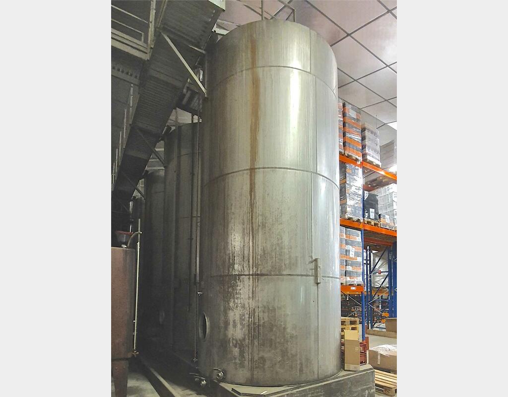 Cuve de stockage inox fond plat - Volume : 265 hectos (26500 litres)