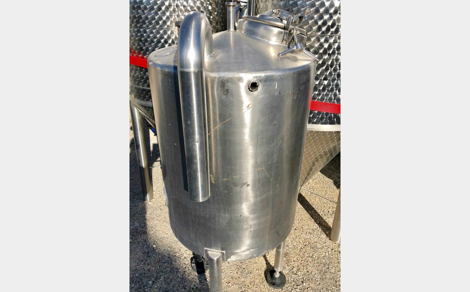 cuve inox cylindrique verticale LSDH18 200 litres