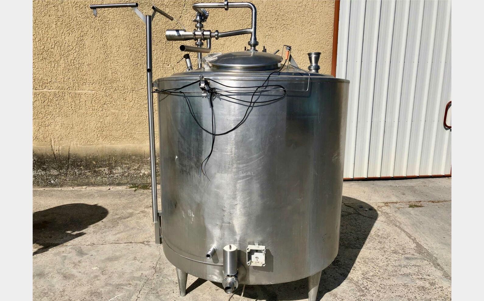 cuve inox cylindrique verticale LSDH18 Volume : 1500 litres