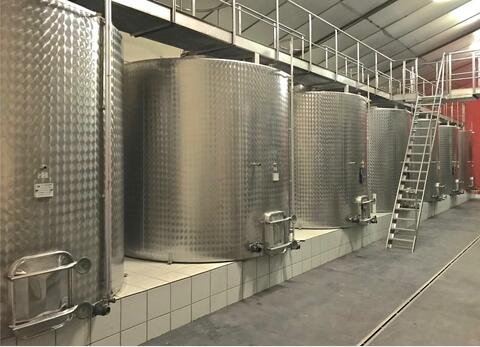 Cuve inox cylindrique verticale - Volume : 155 hls (15500 litres)