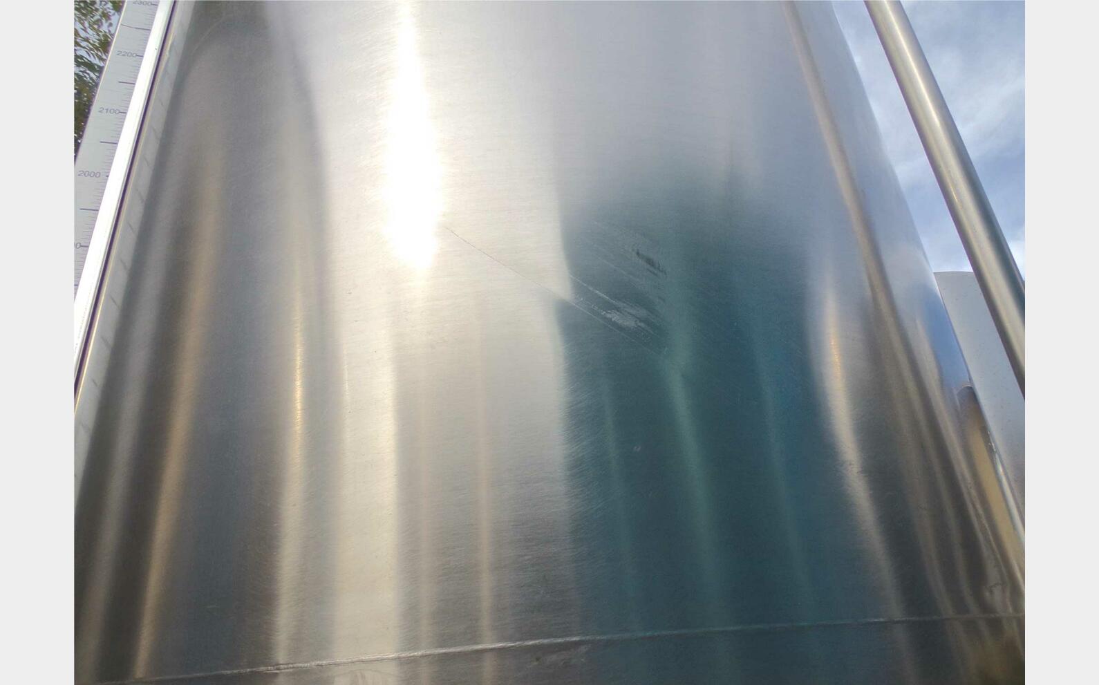 Cuve Inox chapeau flottant de 28 hls MATERIEL NEUF Volume : 2800 litres (28 hls)