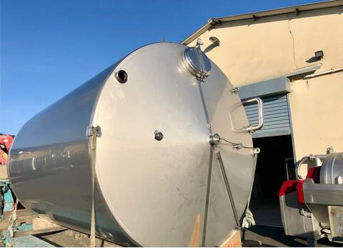 Closed stainless steel tank