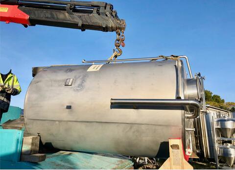 Closed stainless steel tank