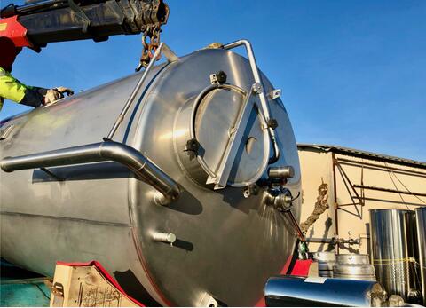 Cuve inox ferm&eacute;e 50 HL (5 000 litres)