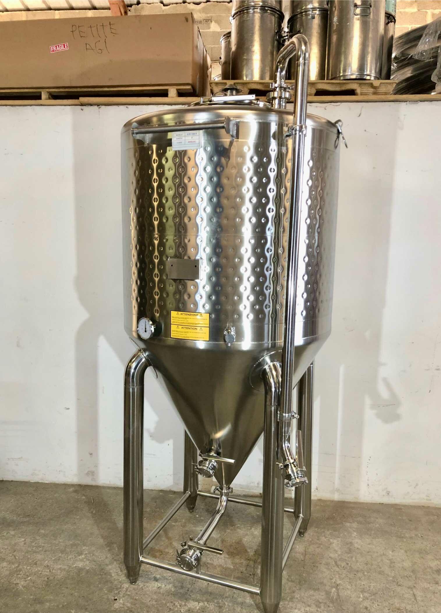 304 stainless steel tank - Cylindro-conical - Closed - On feet