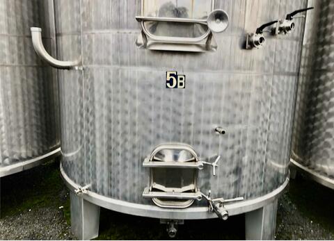 Stainless steel tank 304 - Compartmentalized - Conical bottom on feet