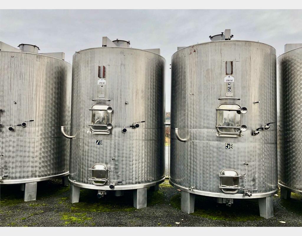 Stainless steel tank 304 - Compartmentalized - Conical bottom on feet