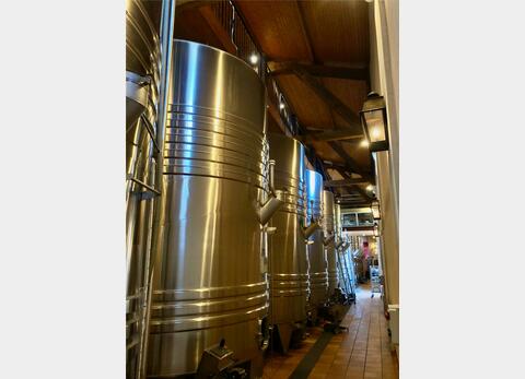 Stainless steel tank - Compartmentalised 225 HL + 123 HL (34 800 liters)