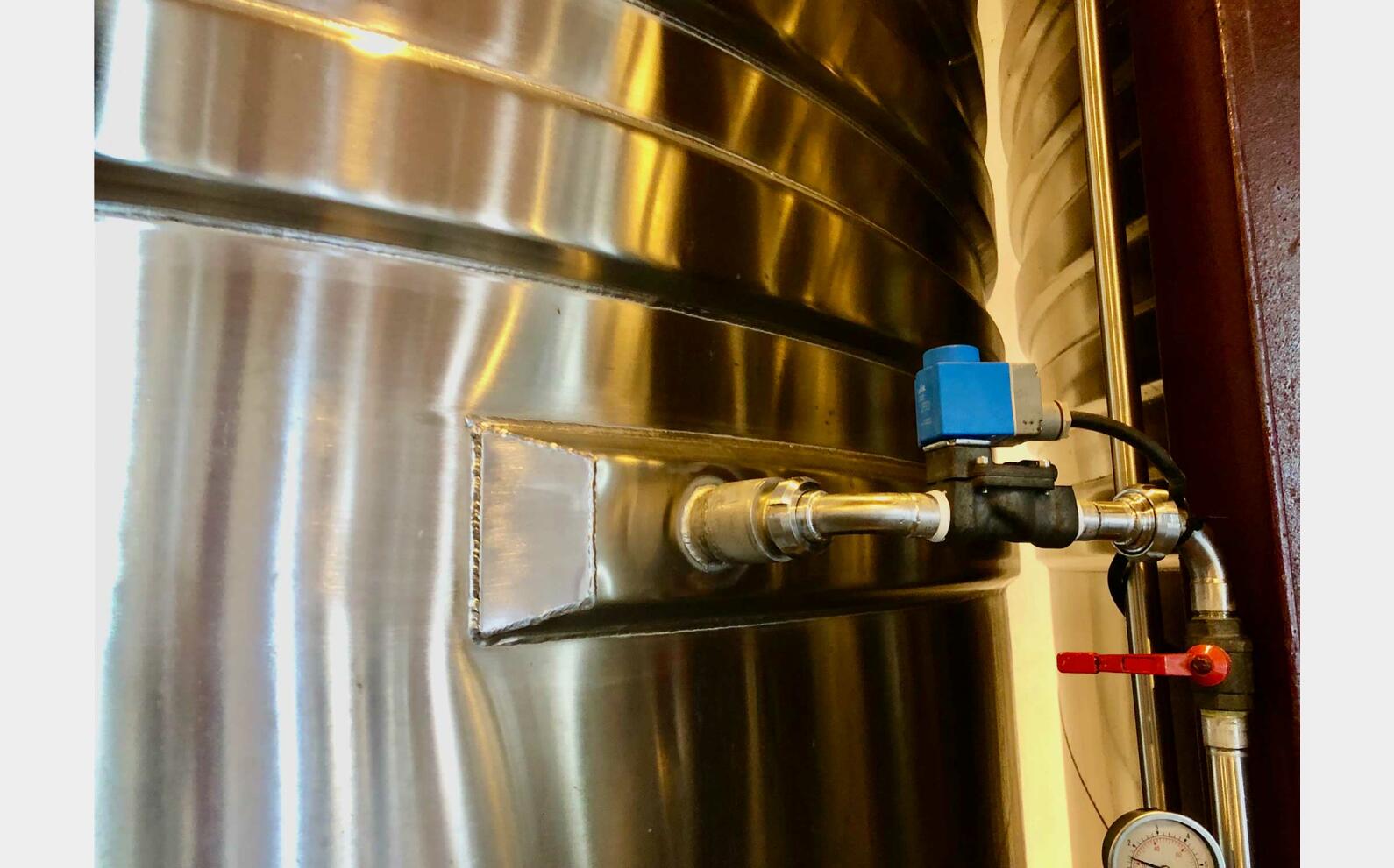 Stainless steel tank - Compartmentalised 225 HL + 123 HL (34 800 liters)