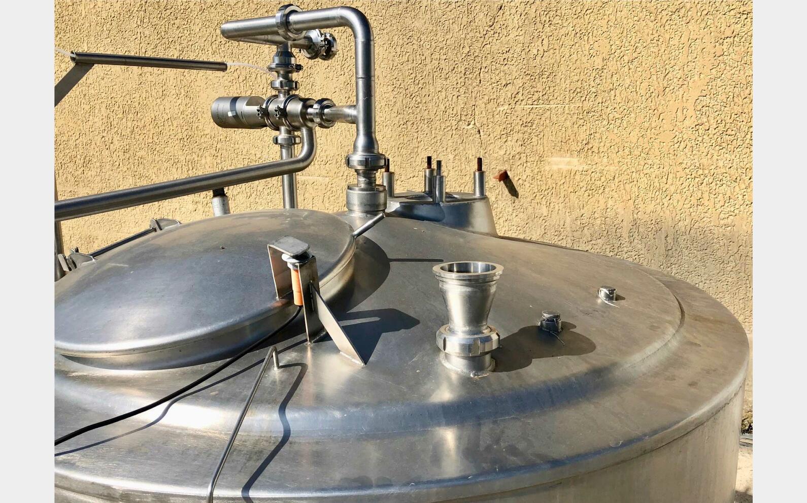 cuve inox cylindrique verticale LSDH18 Volume : 1500 litres