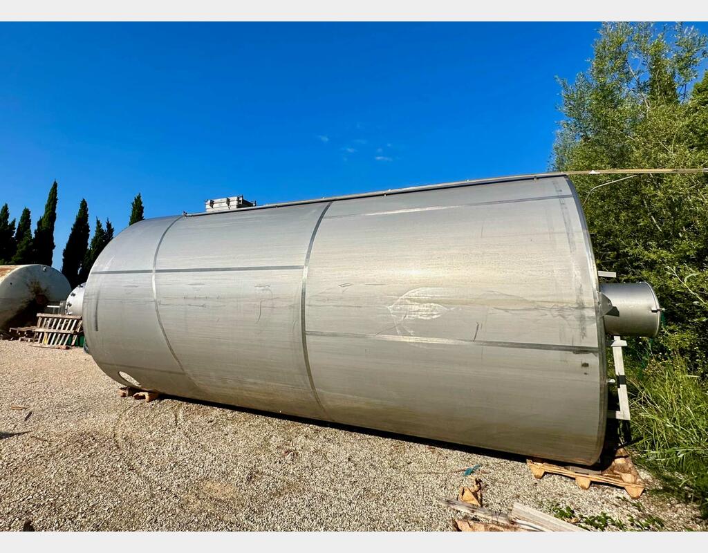 Cuve de stockage inox 304 - Volume : 460 hectos (46000 litres)