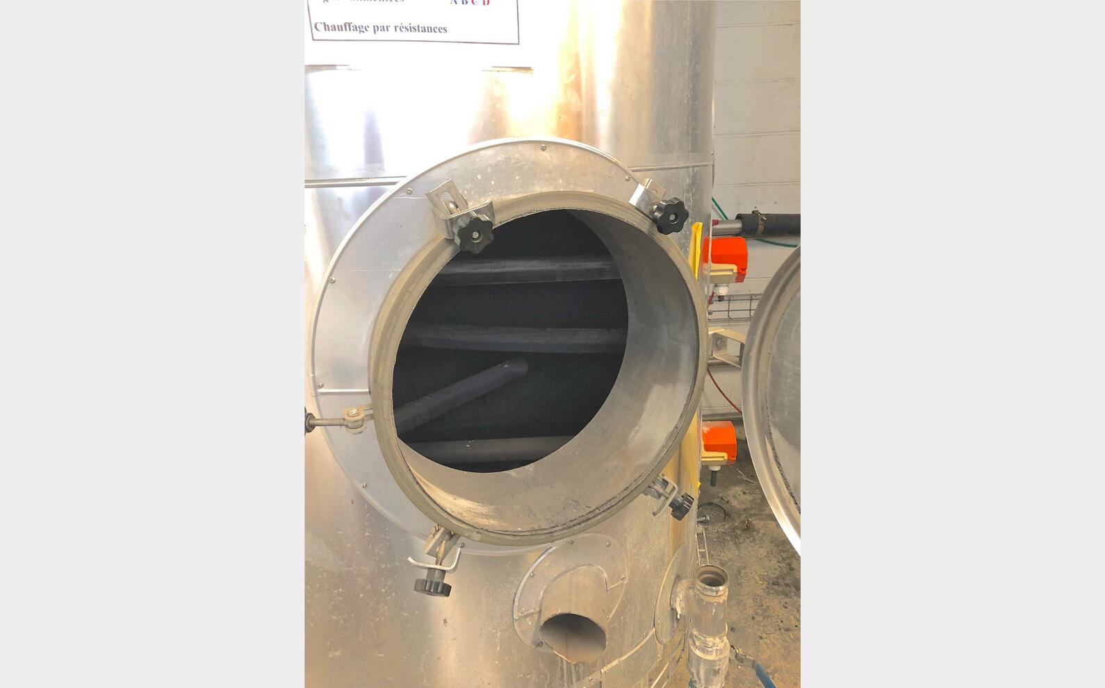 Cuve stockage inox calorifug&eacute;e