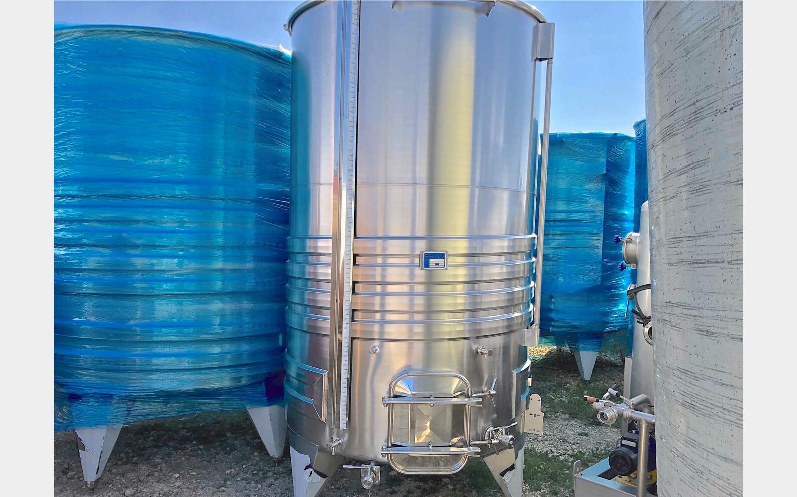 cuve INOX chapeau flottant de 5000 litres Volume : 5000 litres