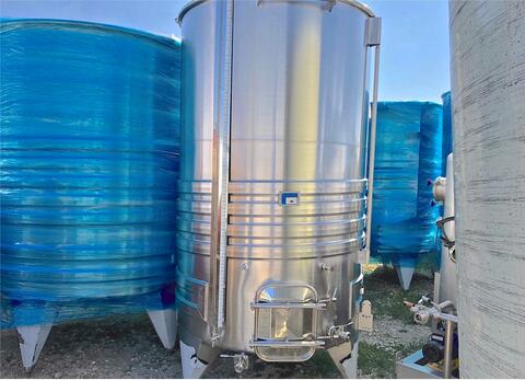 cuve INOX chapeau flottant de 5000 litres Volume : 5000 litres