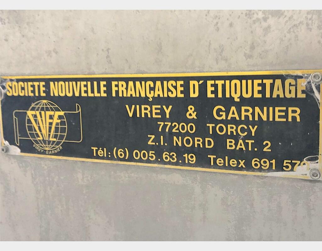 Gratteuse de capsules - de surbouchage
