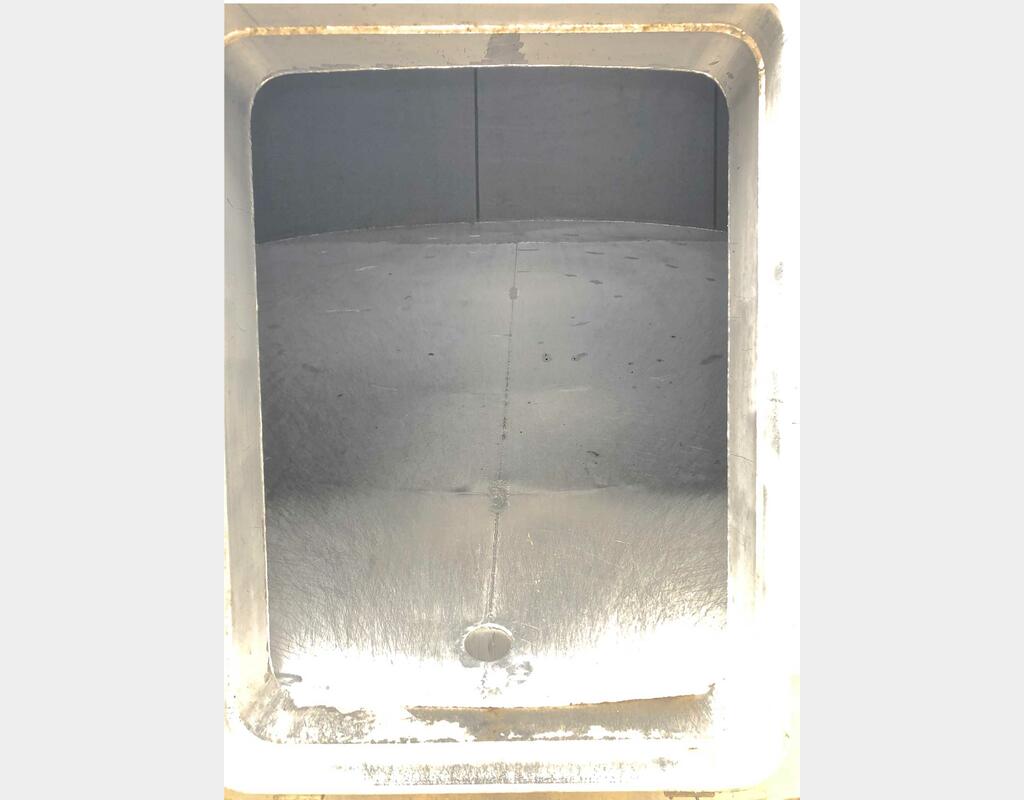 Cuve de stockage inox 304 - Volume : 260 hectos (26000 litres)