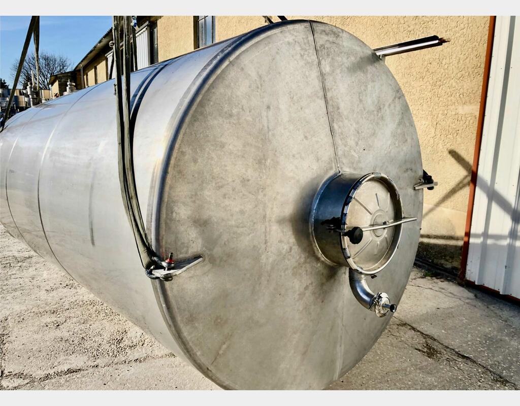 Stainless steel tank - Conical bottom on legs