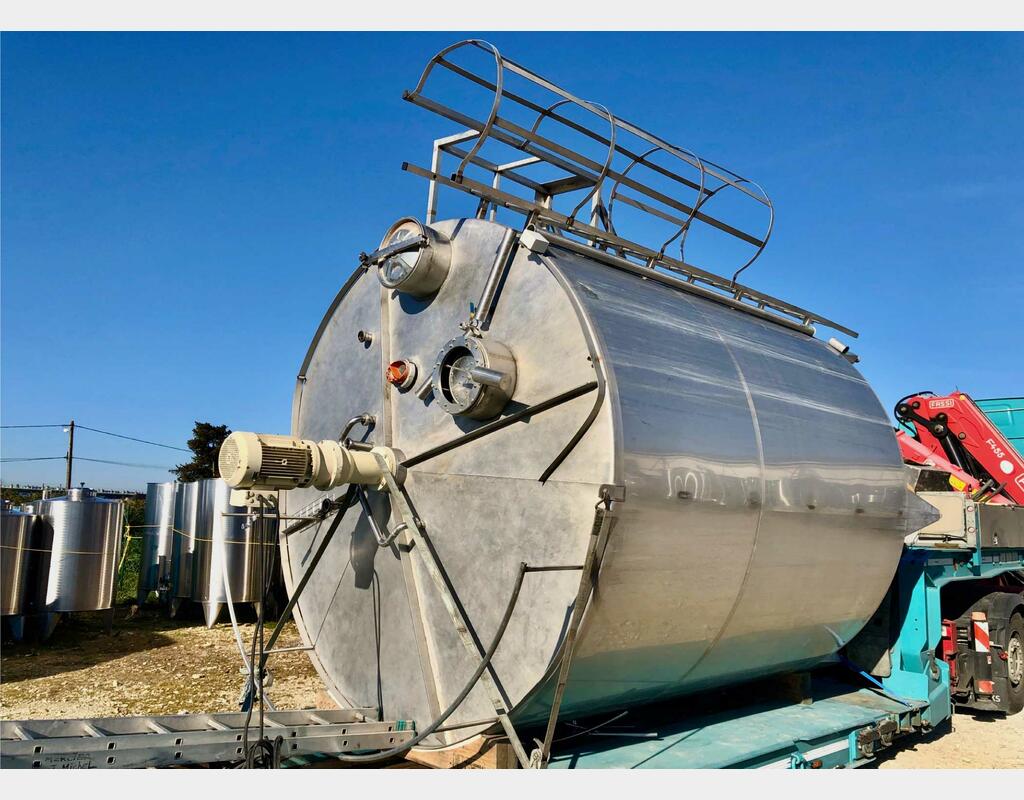 Cuve inox - Agit&eacute;e 240 hl (24 000 l)