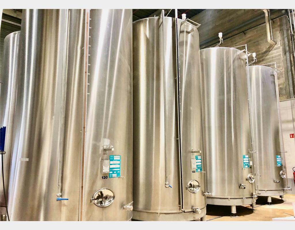 Cuve inox 304L - Fond plat 270 HL (27 000 litres) ETA