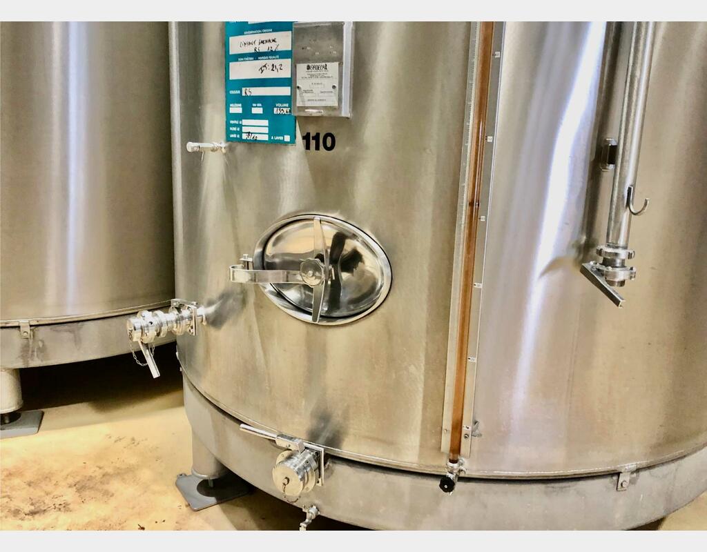 Cuve inox 304L - Fond plat incliné sur chassis