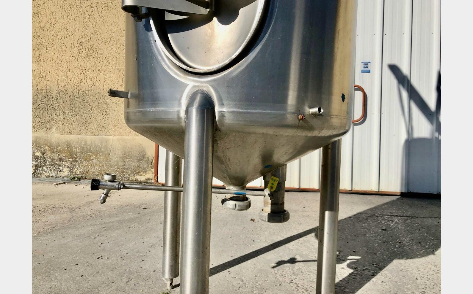 Stainless steel tank - Storage 9 HL (900 liters)
