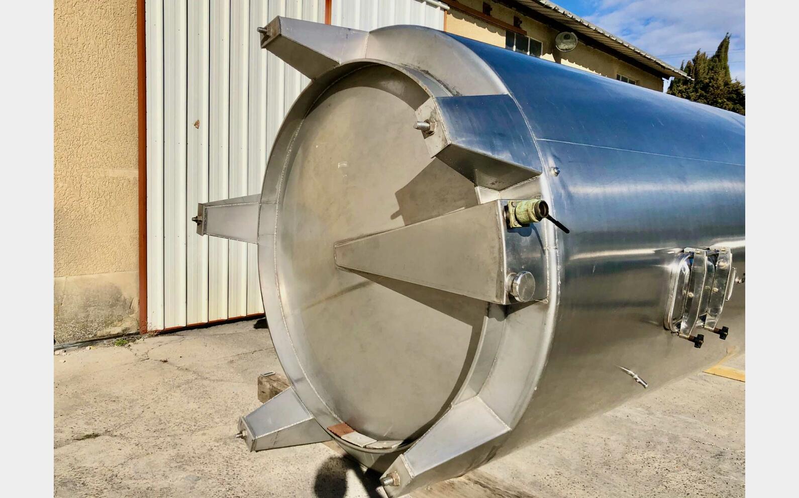 Cuve inox 304 - Avec drapeau 185 HL (18 500 litres) CTM