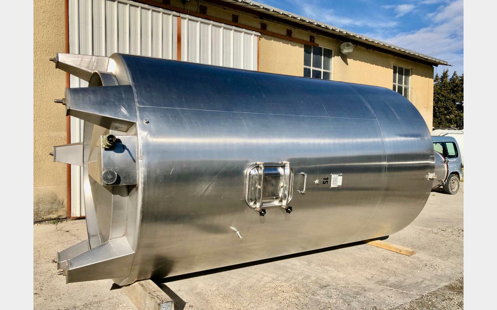 Cuve inox 304 - Avec drapeau 185 HL (18 500 litres) CTM